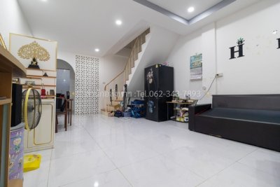 ขายทาวน์เฮาส์ หมู่บ้านกฤษณา 2 สไตล์มินิมอล พร้อมอยู่ สามโคก-ปทุมธานี (ไม่ต้องจ่ายค่าส่วนกลางตลอดชีพ!) - รูปที่ 3
