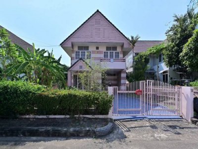 ให้เช่าบ้านเดี่ยว 2 ชั้น 80 ตรว. หมู่บ้านโฮมเพลส รามคำแหง 140 ตกแต่งพร้อมอยู่ ใกล้ lake ใกล้สโมสร สระว่ายน้ำ สนามเทนนิส