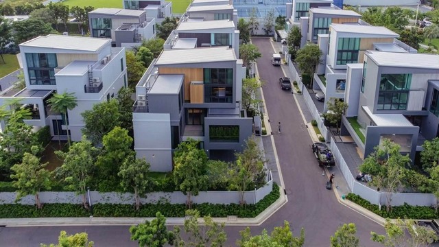 ขาย บ้านเดี่ยวหรู VIVE Krungthep Kreetha พร้อมลิฟต์ 4 ห้องนอน 421 ตร.ม. ใกล้ Wellington Fully Furnished ราคา 47 ล้านบาท