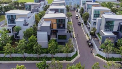 ขาย บ้านเดี่ยวหรู VIVE Krungthep Kreetha พร้อมลิฟต์ 4 ห้องนอน 421 ตร.ม. ใกล้ Wellington Fully Furnished ราคา 47 ล้านบาท
