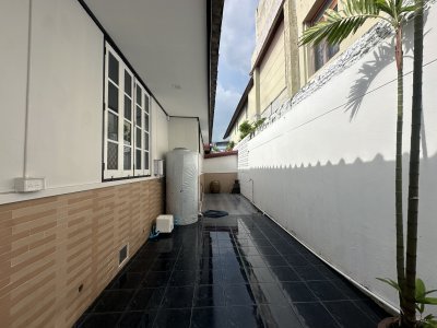 🏡 ขายบ้านเดี่ยวชั้นเดียว   54 ตร.ว.  รีโนเวทใหม่ พร้อมเข้าอยู่  ม.เสริมมิตร ซอยนวมินทร์ 68   รีโนเวทใหม่ พร้อมเข้าอยู่ - รูปที่ 3