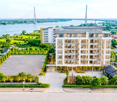 MRTสะพานพระนั่งเกล้า 1.1 กม.  โรงแรม4-5ดาว ให้เช่า 161 ห้อง  ที่จัดประชุม 500 ที่นั่ง วิวแม่น้ำเจ้าพระยา วัดกลางบางซื่อ 900 ม. 9,002ตร.ม.
