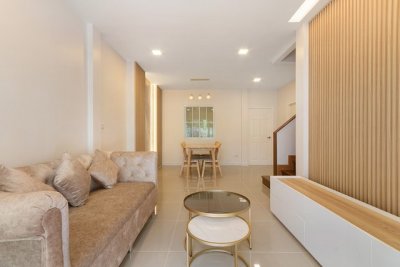 หมู่บ้านเดอะวิลล่า รัตนาธิเบศร์ หน้าบ้านไม่ชนใคร ต้นโครงการ (ซอยท่าอิฐ-ไทรม้า) - รูปที่ 3