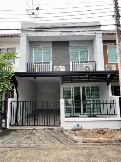 ให้เช่าทาวน์โฮม 2 ชั้น อารียา คัลเลอร์ พรีเมียม ลาดปลาเค้า เกษตร-นวมินทร์ รามอินทรา ต้นซอยไม่มีบ้านตรงข้าม