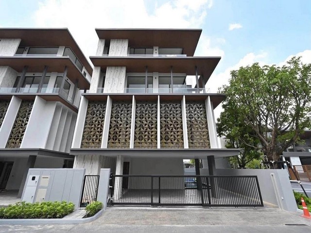 ขายบ้านเดี่ยวหรู 3.5 ชั้น 423 ตรม. อาร์เทล อโศก-พระราม 9 Artale Asoke - Rama 9 ขายด่วน บ้านตัวอย่างจากโครงการ