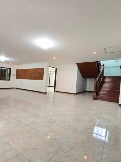 ให้เช่าบ้านเดี่ยว 2 ชั้น 50 ตรว. 6 ห้องนอน หมู่บ้านเสนานิเวศน์ 1 ประเสริญมนูกิจ 18 ใกล้ถนนเกษตรนวมินทร์ ใกล้ ม.เกษตร - รูปที่ 4