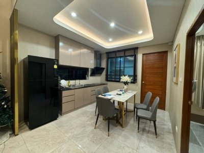ให้เช่าโฮมออฟฟิศ 3 ชั้นครึ่ง หลังมุม 300 ตรม. 4 ห้องนอน โครงการ Diamond Ville ลาดพร้าว–วังหิน ซอย 4 ใกล้เลียบด่วน - รูปที่ 7