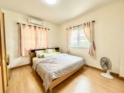 บ้านเดี่ยวมือสองศรีราชา ราคาถูก ทำเลดี แหล่งชุมชน มบ.ศรีนครินทร์ FP-H02367 - รูปที่ 5