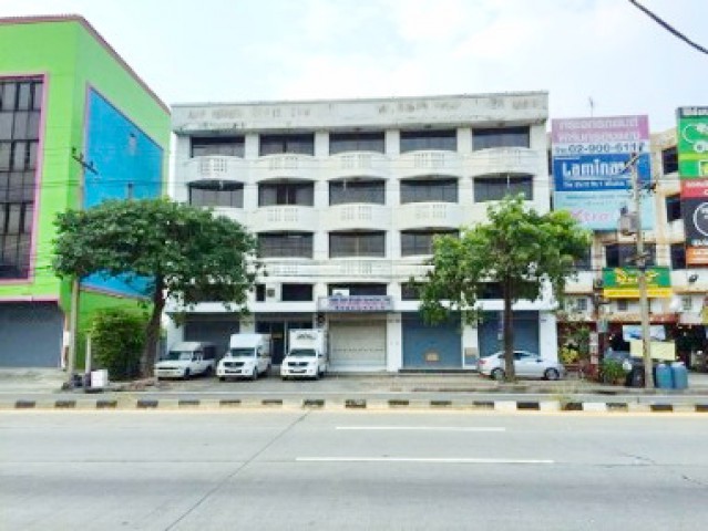 ตลาดบุญร่มเย็น 316 ตร.ม.มีชั้นลอย ติดถนนลำลูกกา 5-13 อาคารพาณิชย์ 4 ชั้น 3 นอน 3 น้ำ โลตัส ลำลูกกา คลอง2 1.2 กม.