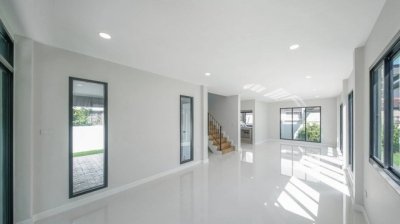 บ้านเดี่ยวรีโนเวทใหม่ โครงการ ชลลดา บางบัวทอง  จาก Land and House - รูปที่ 5