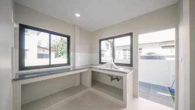 บ้านเดี่ยวรีโนเวทใหม่ โครงการ ชลลดา บางบัวทอง  จาก Land and House - รูปที่ 6